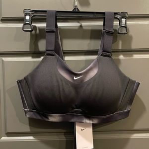 NIKE ALPHA BRA NWT SIZE MEDIUM
